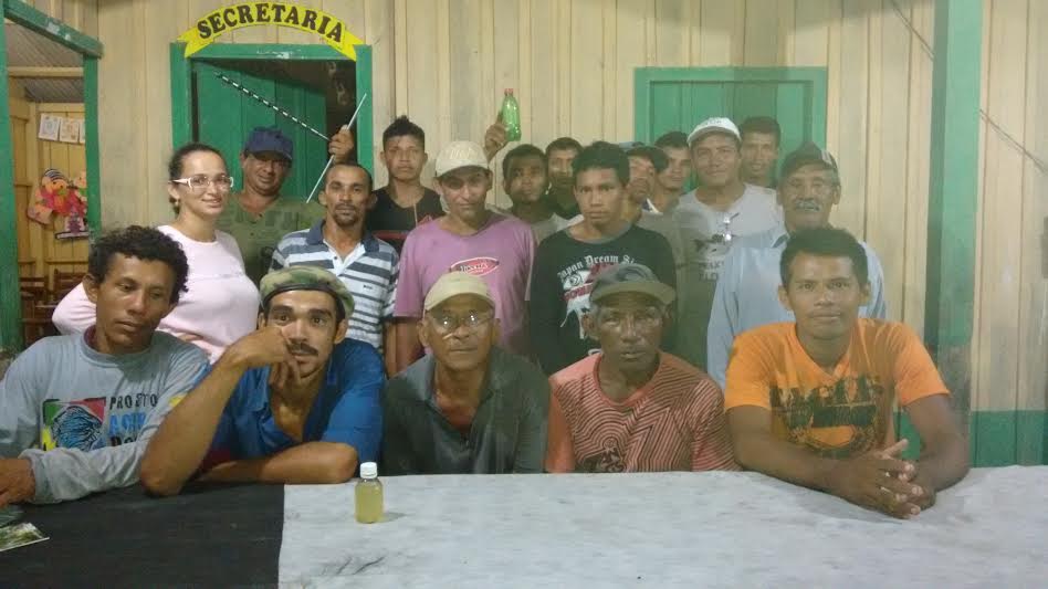 Agricultores reunidos após a conclusão do curso. Foto : IDAM / Beruri