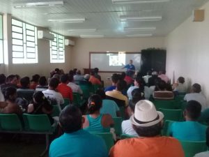 Criadores de Abelhas em Urucará recebem apoio técnico do IDAM