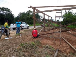 Imagem da notícia - Idam de Codajás, em parceria com a Frooty Brasil e a Associação de Produtores do Ramal do Miauá, inicia construção de galpão para açaí