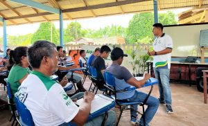 Idam capacita agricultores para fortalecimento do cultivo de açaí em Barreirinha