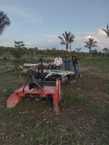 Idam leva regularização de documentos e implementos agrícolas à comunidade de Manacapuru