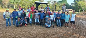 Imagem da notícia - Em Nova Olinda do Norte, Idam leva capacitação em mecanização agrícola para produtores do assentamento Paquequer