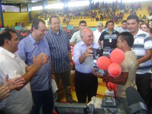 Imagem da notícia - Agricultores são beneficiados com implementos agrícolas em Maués