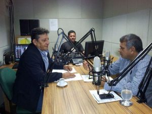 Imagem da notícia - Campanha de vacinação contra febre aftosa é discutida em programa de rádio