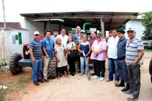 Imagem da notícia - Agricultores recebem equipamentos agrícolas do Governo para melhorar produção de Rio Preto da Eva