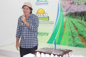 Imagem da notícia - Vizolli é homenageado por servidores do sistema Sepror