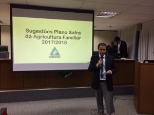 Imagem da notícia - Asbraer quer plano plurianual e queda de juros como metas do Plano Safra da Agricultura Familiar