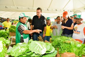 Imagem da notícia - Vice-governador inaugura primeira Feira de Produtos Regionais no interior e várias obras em Rio Preto da Eva