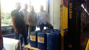 Imagem da notícia - Idam e Sepror acompanham entrega de 300 quilos de óleo de Buriti, por assistidos em Eirunepé