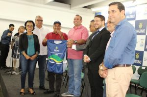Imagem da notícia - Governo do Amazonas, através da Sepror, entrega equipamentos a produtores e inaugura feira da ADS