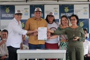Imagem da notícia - Na abertura da 41ª Expoagro, Wilson Lima destaca investimento recorde na agricultura familiar e assina atos que beneficiam setor primário