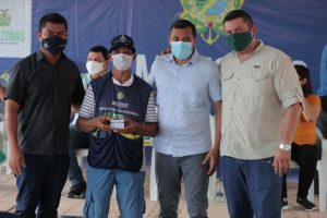 Imagem da notícia - Wilson Lima destina equipamentos e crédito emergencial a produtores de Barcelos
