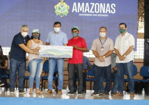 Imagem da notícia - Governador Wilson Lima entrega fomentos a produtores do setor primário de Iranduba