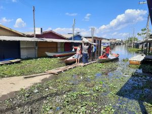Imagem da notícia - Em Caapiranga, Idam realiza entrega de produtos agrícolas para famílias afetadas pela enchente