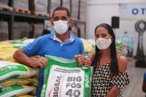 Imagem da notícia - Suplemento entregue pelo Governo do Estado para gado de pecuaristas ameniza impactos causados pela enchente