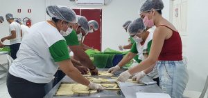 Imagem da notícia - Em Coari, Idam realiza curso para produtores sobre manipulação de frutas desidratadas