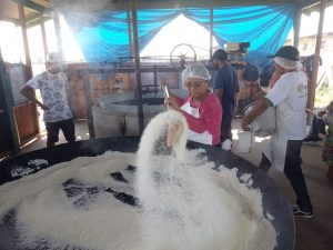 Imagem da notícia - Idam leva palestra ‘Derivados da Mandioca’ a produtores rurais da Agriamigos, no Puraquequara