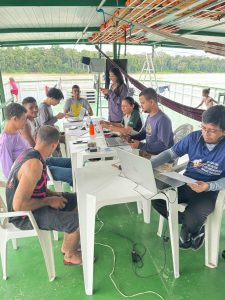 Imagem da notícia - Em Carauari, Idam percorre 17 comunidades e regulariza 58 produtores rurais