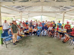 Imagem da notícia - Idam auxilia produtores rurais de Boa Vista do Ramos na entrega de 41 documentos para atuação na meliponicultura