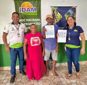 Imagem da notícia - Em Envira, Governo do Amazonas beneficia agricultores com crédito e documentos rurais
