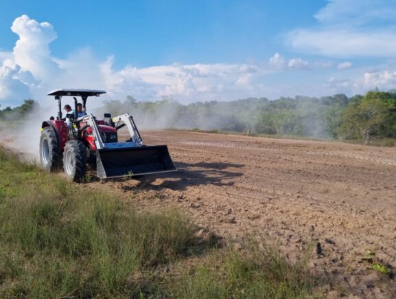 Agricultores indígenas e comunitários de Itacoatiara são beneficiados com cursos de mecanização agrícola