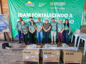 Em Manaquiri, Idam realiza a entrega de R$ 170 mil em crédito rural para agricultores fam…