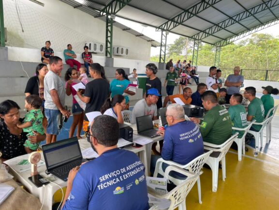 Em ação itinerante, Idam leva assistência técnica a mais de 100 famílias rurais de Manaca…
