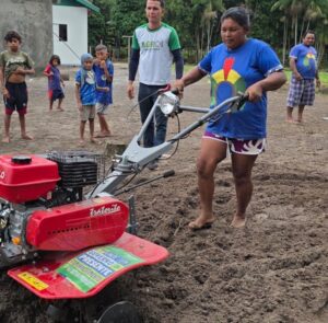 Idam capacita 30 agricultores indígenas de Japurá em mecanização da produção