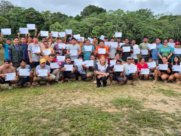 Idam promove a criação de nova associação de pescadores na RDS Amanã