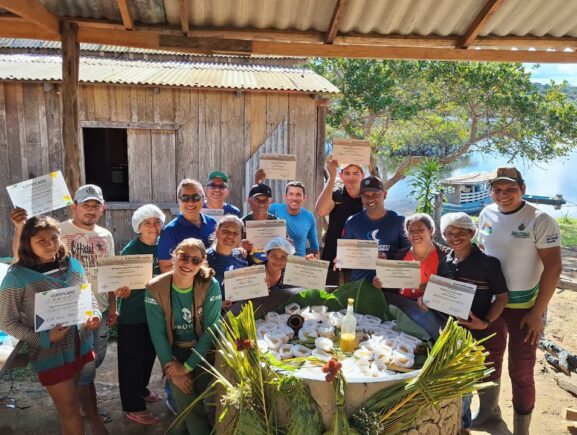 Idam e Sebrae capacitam agricultores familiares de São Sebastião do Uatumã na fabricação …